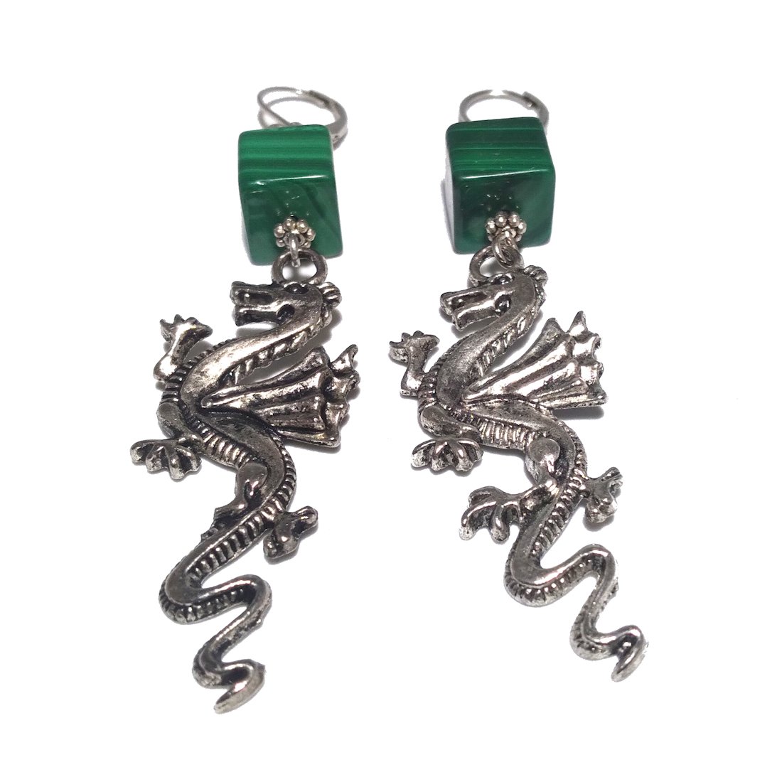 A BEAUTIFUL PAIR OF EARRINGS, MALACHITE, DRAGON: A FANTASTIC PAIR OF EARRINGS WITH MALACHITE STONES AND BEAUTIFUL DRAGONS MOTIF. WE COMBINE SHIPPING.