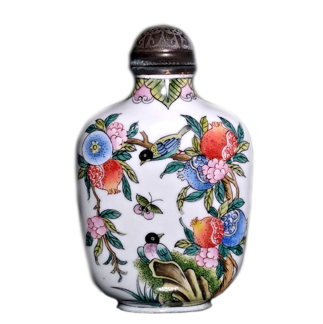 ENAMEL ON COPPER QIANLONG DELICATE CHINESE SNUFF BOTTLE (1 of 6)