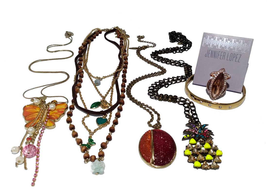 VINTAGE LOT COSTUME JEWELRY, NECKLACES, BANGLE, ENAMEL, RHINESTONES (1 of 3)