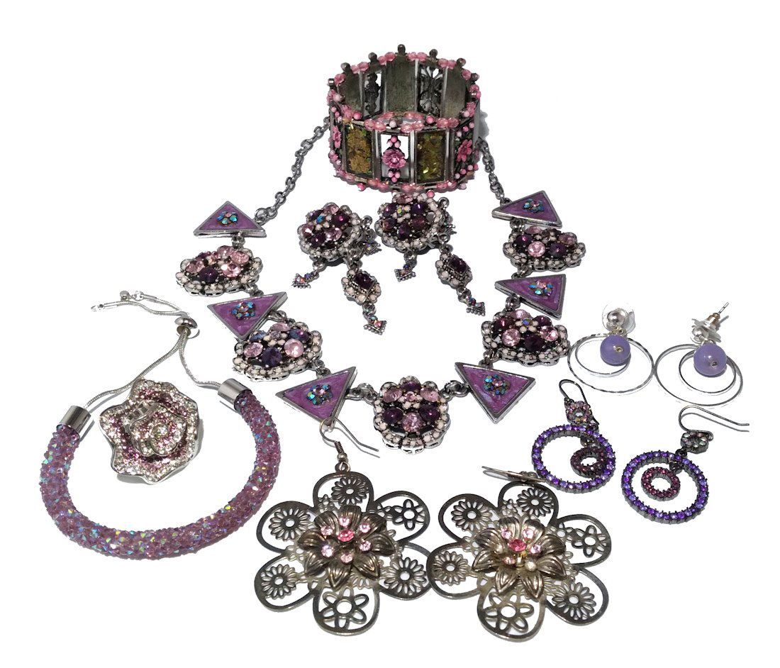 SUPERB VINTAGE LARGE COSTUME JEWELRY LOT, RHINESTONE (1 of 3)