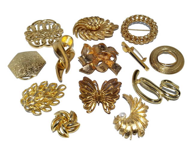 VINTAGE BROOCHES COSTUME JEWELRY LOT, GOLD TONE (0130D) on Dec 07