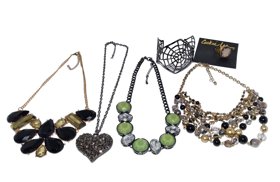 VINTAGE COSTUME JEWELRY LOT  NECKLACES, CUFF BANGLE , RING (1 of 2)