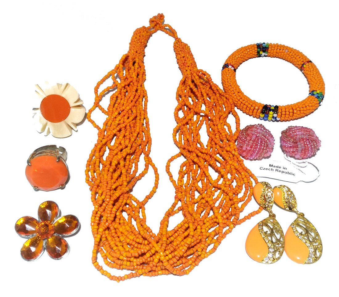 VINTAGE BEADED LOT, NECKLACE, BRACELET, RINGS, EARRINGS, BROOCH (1 of 3)