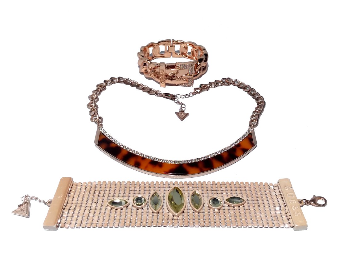 BEAUTIFUL GUESS LOT COSTUME JEWELRY, NECKLACE, BRACELETS: THIS LOT INCLUDES 3 PIECES BY GUESS. ONE NECKLACE SIZE 15 INCHES, ONE BANGLE 2.25" DIAMETER AND A BRACELET 8 INCHES LONG. WE COMBINE SHIPPING.