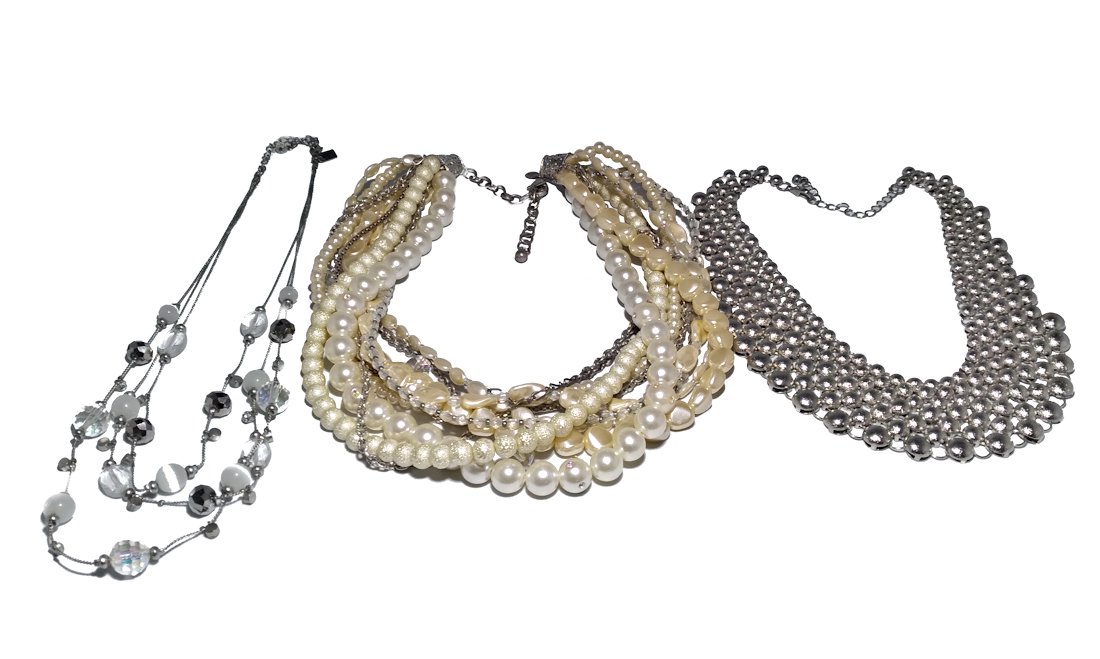 VINTAGE  COSTUME JEWELRY LOT  NECKLACES CHICO'S, PENDLETON (1 of 2)