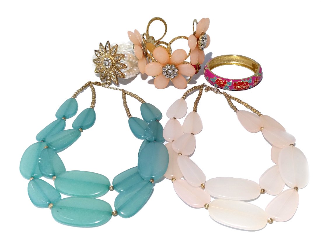 VINTAGE LOT NECKLACES BANGLES RHINESTONE LUCITE COSTUME JEWELRY (1 of 3)