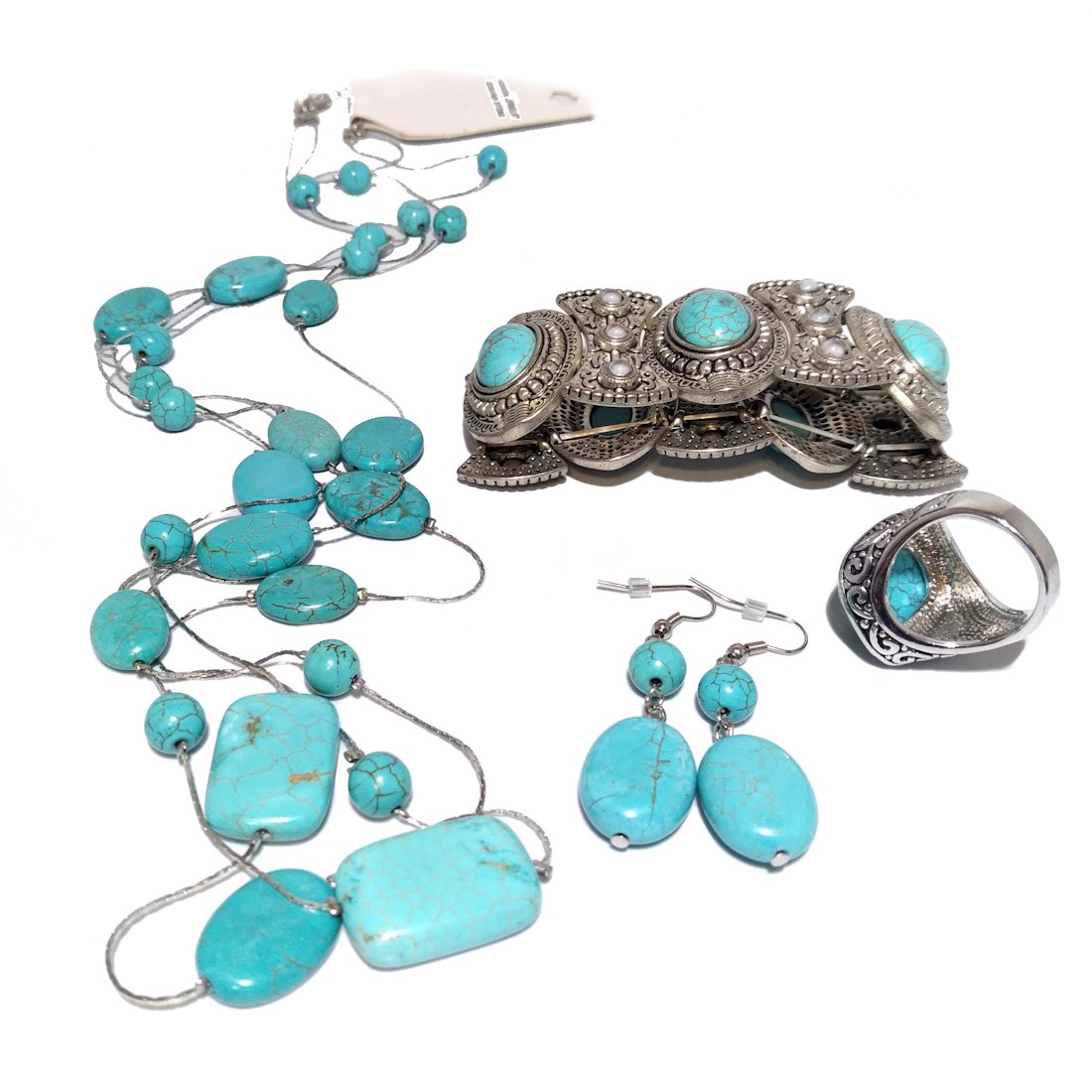 BEAUTIFUL COSTUME JEWELRY LOT NECKLACE, BRACELET, EARRINGS, RING (1 of 2)