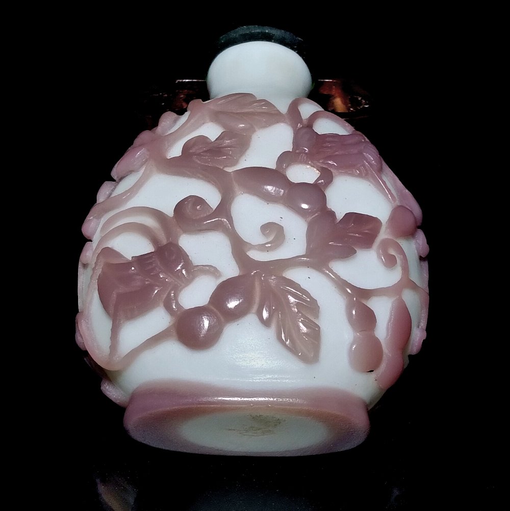 CHINESE SNUFF BOTTLE 19C SQUIRREL, CRICKETS RARE COLOR (1 of 9)