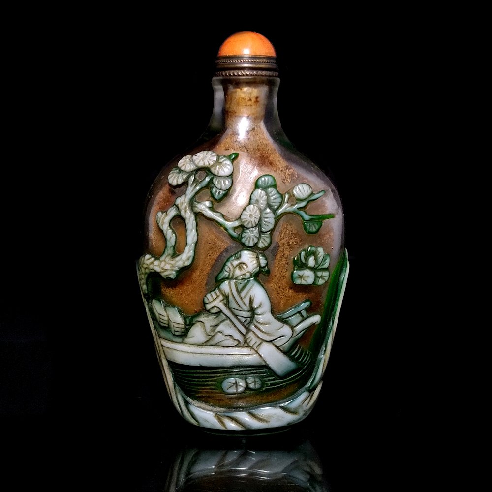 LOVELY CHINESE SNUFF BOTTLE PEKING GLASS  ELDERS BOAT TREE SIGNED (1 of 6)