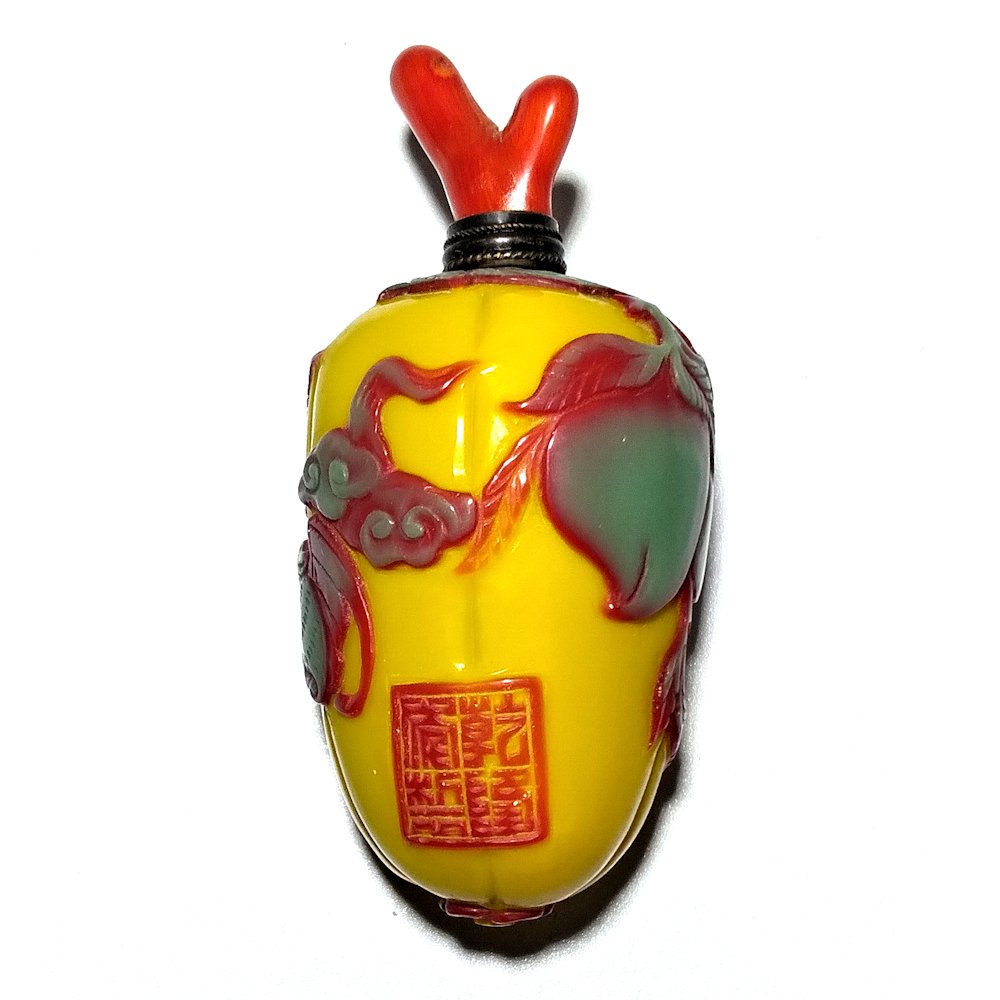 BEAUTIFUL PEKING GLASS SNUFF BOTTLE GOURD SHAPED BAT PEACHES (1 of 4)