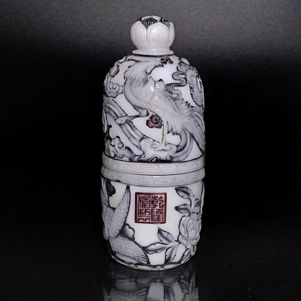 SUPERB PEKING GLASS SNUFF BOTTLE PHOENIX BAMBOO PEONIES QIANLONG: THE OUTSTANDING BOTTLE IS SO BEAUTIFULLY CARVED IN THREE LAYERS OF GLASS OVERLAY. IT BEARS A QIANLONG SEAL. IT FEATURES PHOENIX WITH GREAT DETAIL, WITH SURROUNDING BAMBOO AND PEONIES. THE BOTTLE HAS T