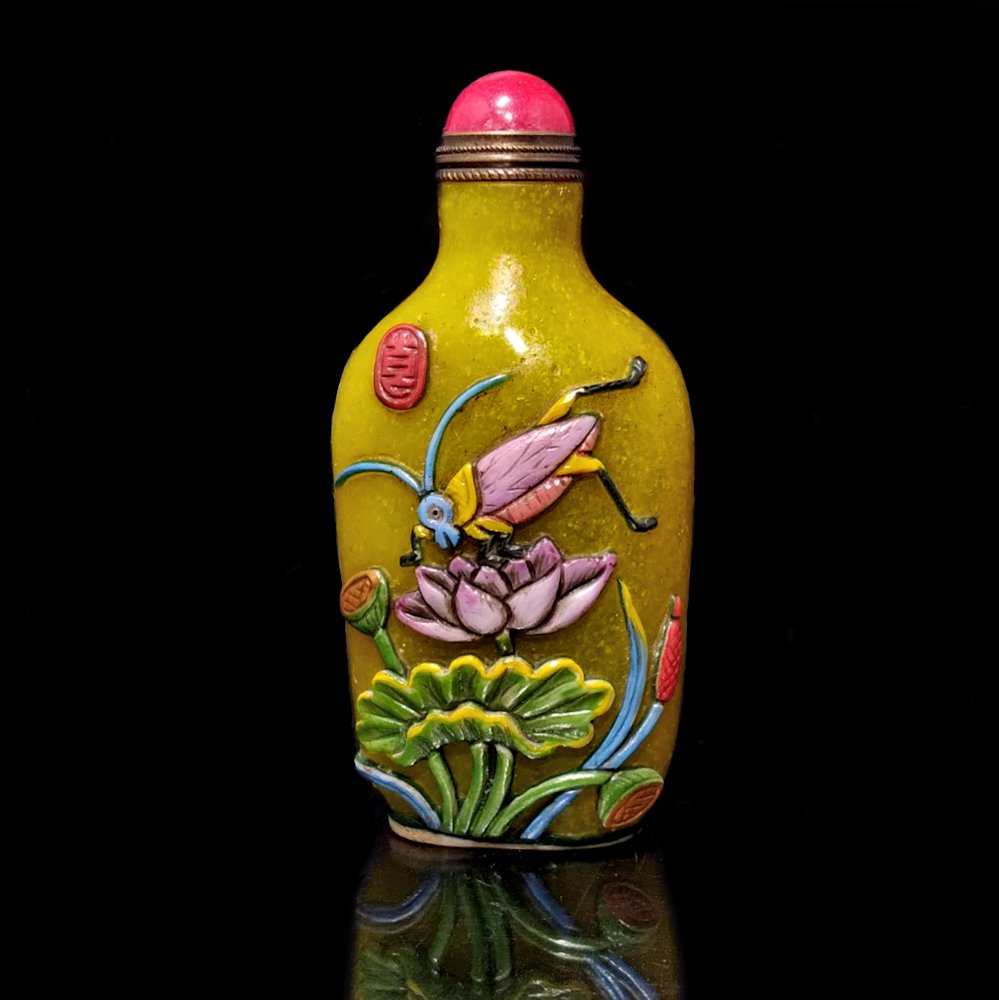 FINE CHINESE ENAMEL CARVED PEKING GLASS SNUFF BOTTLE CRICKETS LOTUS SIGNED (1 of 8)