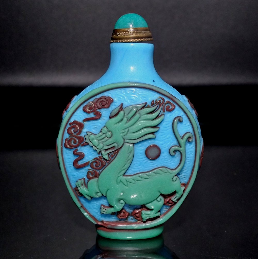 FINE CHINESE PEKING GLASS SNUFF BOTTLE 3 COLORS DRAGON CHILUNG SHOU (1 of 8)