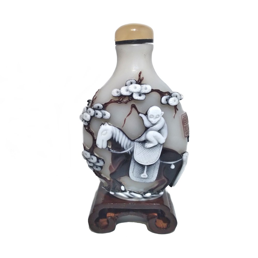 VERY FINE CHINESE PEKING GLASS SNUFF BOTTLE HORSE DEER QIANLONG SEAL (1 of 8)