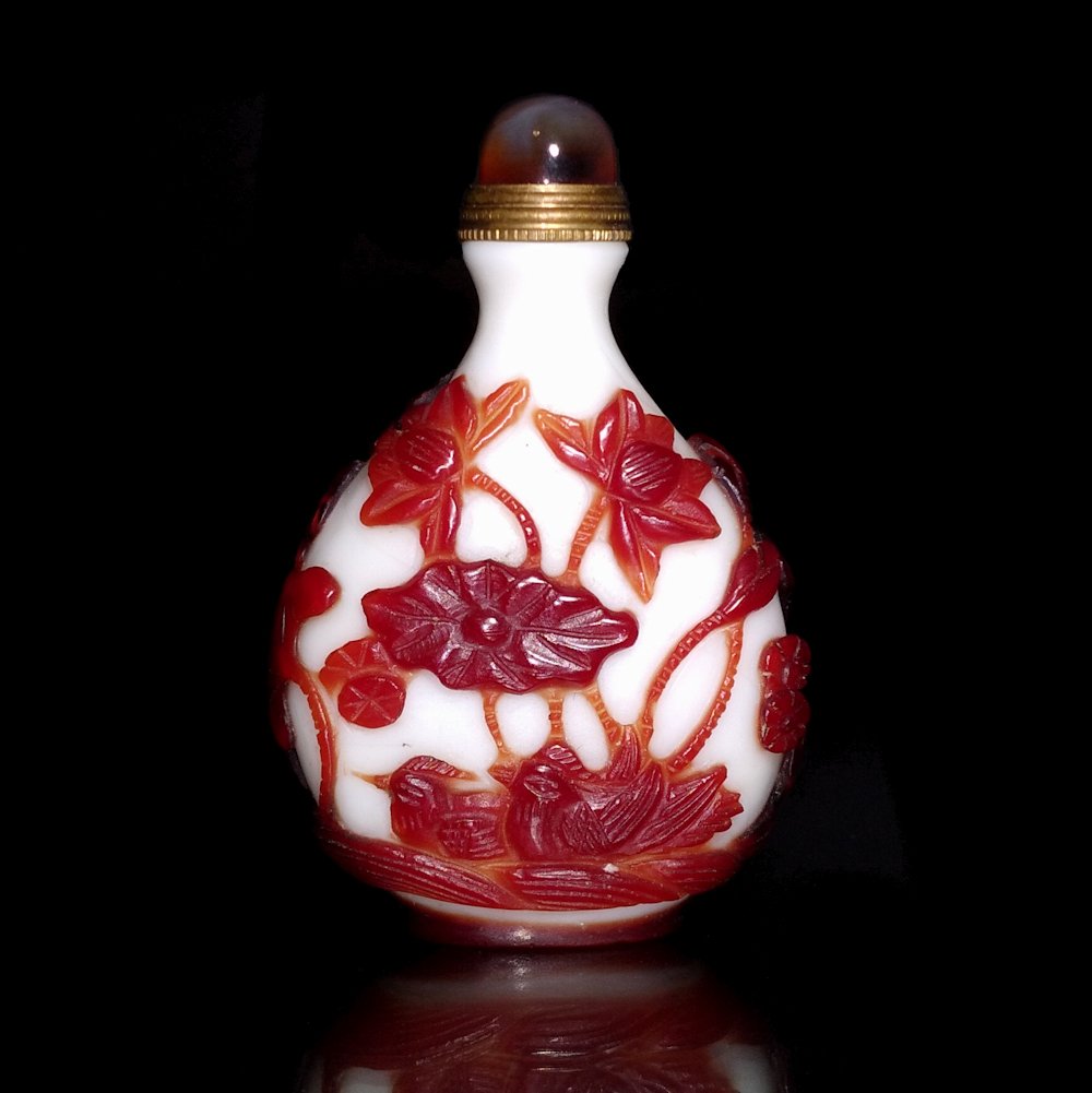 FINE ANTIQUE CHINESE PEKING GLASS SNUFF BOTTLE MANDARIN DUCKS FISH PAGODA (1 of 9)