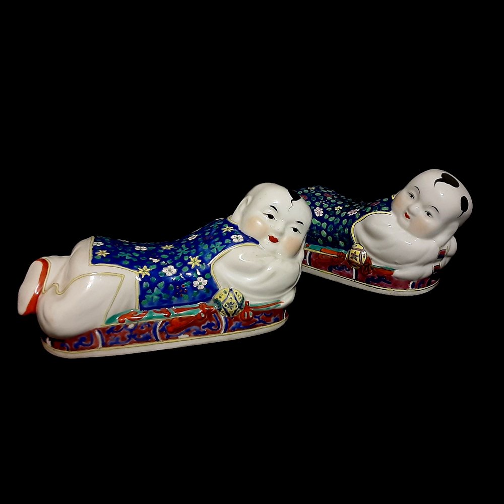 SUPERB  CHINESE PAIR  OF PORCELAIN  ENAMEL  PILLOWS BOYS (1 of 7)