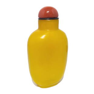 EXQUISITE ANTIQUE CHINESE IMPERIAL YELLOW PEKING GLASS SNUFF BOTTLE 18TH-19TH CENTURY: THE RARE AND EXQUISITE ANTIQUE BOTTLE CIRCA 18TH-19TH CENTURY, FEATURING A DEEP EGG YOLK COLOR, A FLAT LIP, WIDE MOUTH AND AN OVAL FOOT. THE COLOR AND QUALITY ARE INDICATIVE OF THE IMPERIAL GLASS WORK
