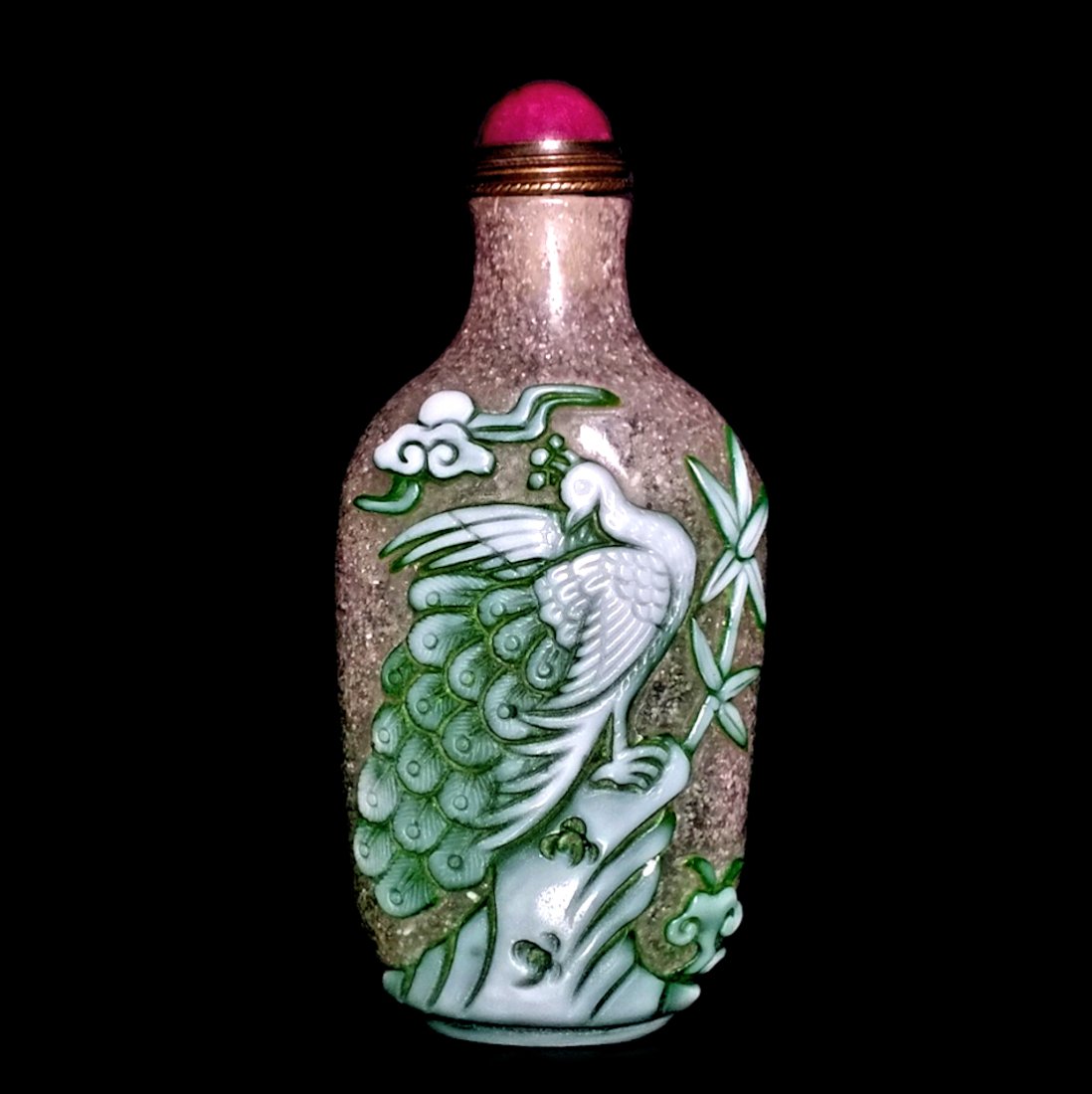 BEAUTIFUL  CHINESE PEKING GLASS SNUFF BOTTLE PEACOCK ROCKS BAMBOO (1 of 8)
