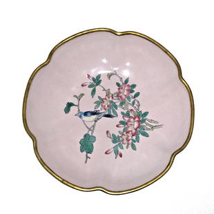 VERY FINE CHINESE ENAMEL BOWL 6 LOBED PINK GROUND BIRD: THE DELICATE BOWL IS FINELY ENAMELED WITH A PALE PINK GROUND AND A BIRD ON A FLOWERING TREE. THE BOWL IS 6 LOBED. THE EDGE IS GILDED. IT IS IN EXCELLENT CONDITION. IT IS 5.25 INCHES IN DIAMETER. STAND