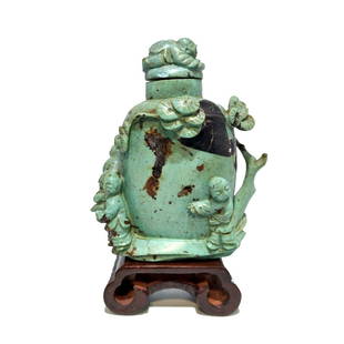 FINE ANTIQUE CHINESE CARVED TURQUOISE SNUFF BOTTLE 18-19 C: THE EXQUISITE, VERY RARE SNUFF BOTTLE FEATURES BOYS AT PLAY AND PINE TREES. IT IS SO VERY WELL CARVED. THERE IS EVEN A BOY CARVED ON TOP OF THE BOTTLE. IT DATES TO THE 18TH-19TH CENTURY, QING DYNASTY.