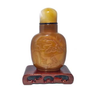 LARGE CHINESE AGATE SNUFF BOTTLE CARVED BOTH SIDES FISHERMAN BOAT CHILD ROCKS: THE LARGE SNUFF BOTTLE IS CARVED ON BOTH SIDES, USING THE LAYERS OF COLORS OF THE BANDED AGATE. THE BOTTLE FEATURES AN ELDER, A FISHERMAN IN A BOAT, A CHILD, ROCKS AND PINES. IT IS VERY WELL