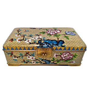 EXQUISITE RARE CHINESE CLOISONNE BRONZE JEWELRY CASE: THE RARE AND EXQUISITE ITEM IN EXCELLENT CONDITION. THOUGH IT HAS DECADES OF AGE, IT SEEMS TO HAVE NOT BEEN USED, AS THE SILK LINING IS SO CLEAN! IT IS SO RARE TO FIND SUCH A BOX ESPECIALLY WITH THE