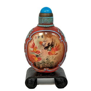 A FINE INSIDE PAINTED OVERLAY GLASS SNUFF BOTTLE KOI: THE OUTSTANDING BOTTLE IS BEAUTIFULLY HAND PAINTED ON THE INSIDE, AND DECORATED WITH FINELY CARVED OVERLAY. IT IS INSCRIBED WITH A SIGNED POEM. IT IS 3.2 INCHES TALL. PROVENANCE: FLORIDA PRIVATE COLLE