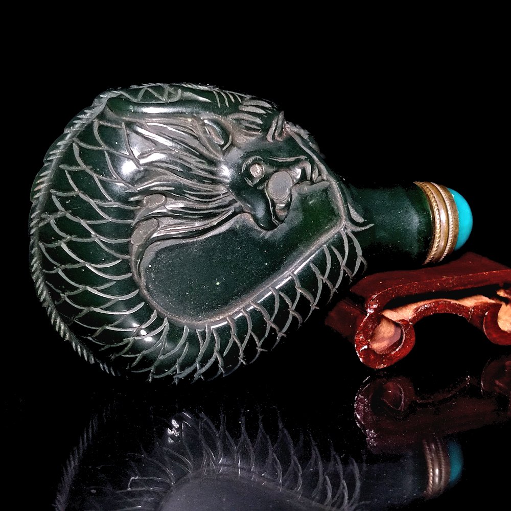 BEAUTIFUL CHINESE PEKING GLASS SNUFF BOTTLE FIGURAL DRAGON (1 of 5)