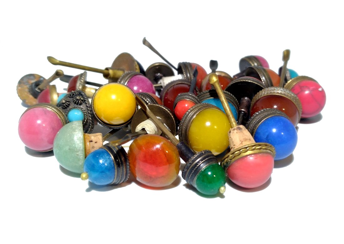 LOT OF 30 USED SNUFF BOTTLE COVERS STOPPERS (1 of 5)