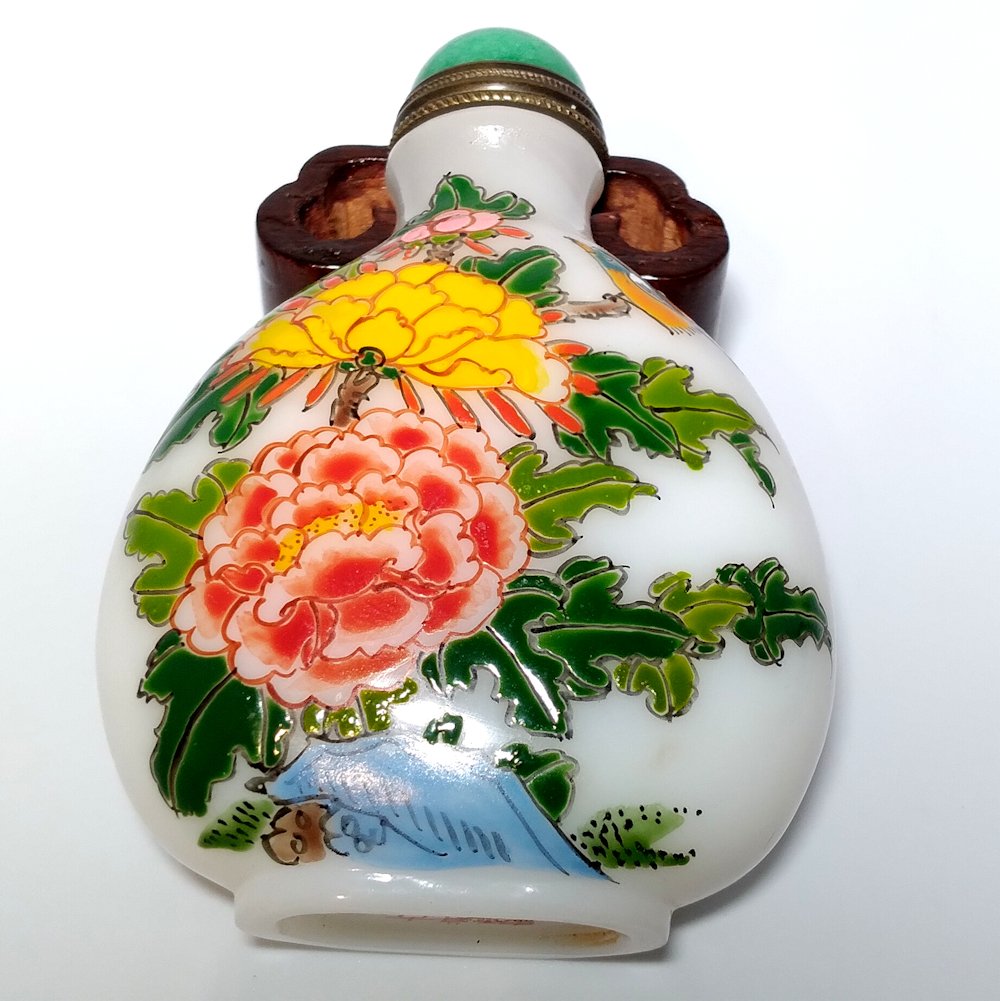 CHINESE ENAMEL ON GLASS SNUFF BOTTLE FLORAL (1 of 8)