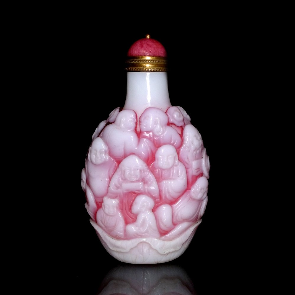 FABULOUS CHINESE SNUFF GLASS BOTTLE PINK WHITE 18 ARHATS LOHANS (1 of 8)