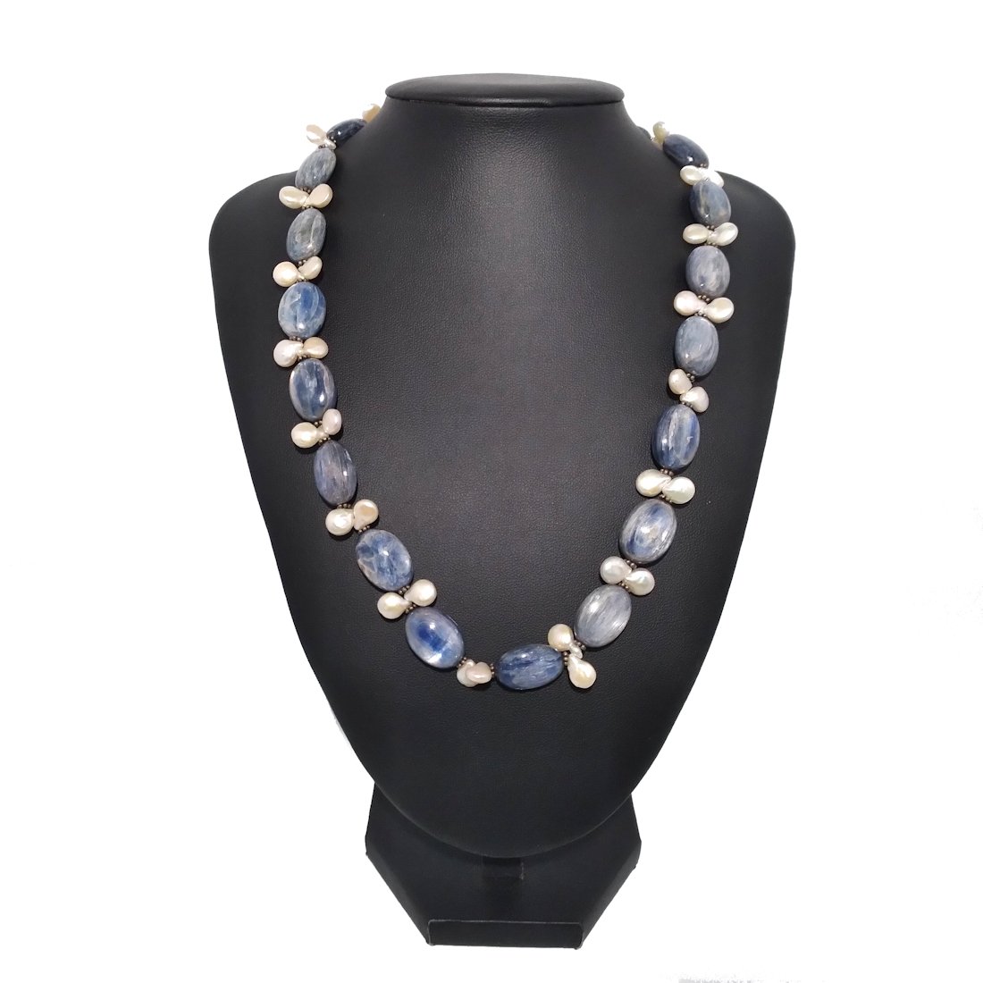 VINTAGE NECKLACE NATURAL LABRADORITE FW PEARLS STERLING SILVER: THE BEAUTIFUL NECKLACE IS 19" LONG. IT IS SET IN STERLING SILVER. THE OVAL OPALESCENT STONES ARE LABRADORITE AND THE THE PEARLS ARE FRESH WATER PEARLS. IN-HOUSE AND COMBINED SHIPPING FOR YOUR CONVENIE