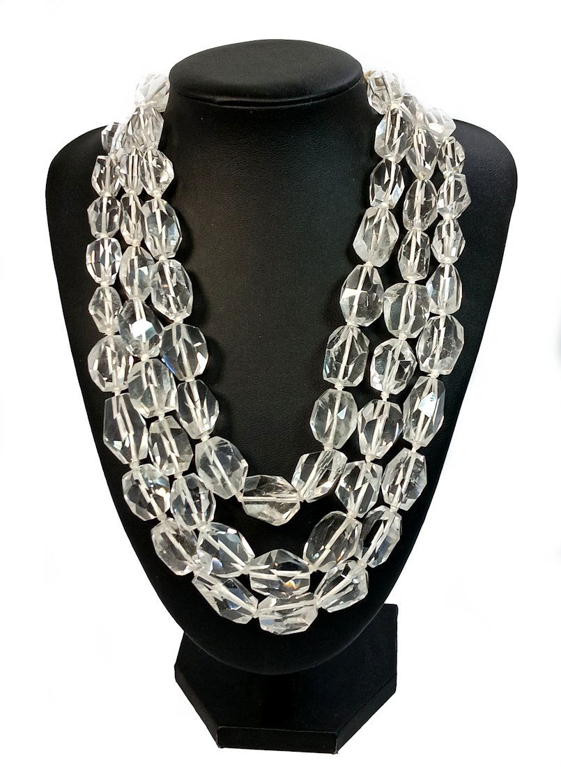 A LARGE ROCK CRYSTAL QUARTZ  NECKLACE (1 of 4)