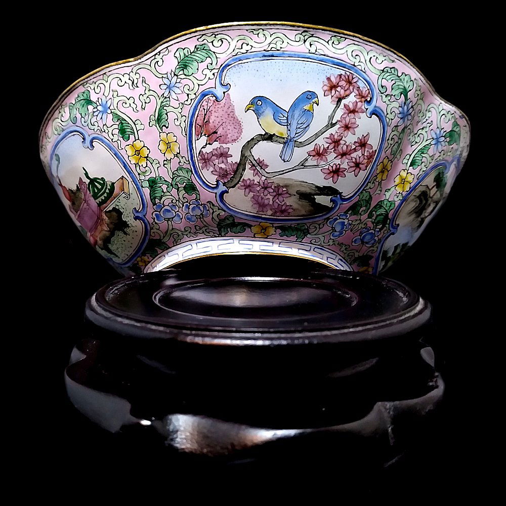 VERY FINE CHINESE ENAMEL BRONZE BOWL  BIRDS IMMORTAL OBJECTS QIANLONG MARK (1 of 10)