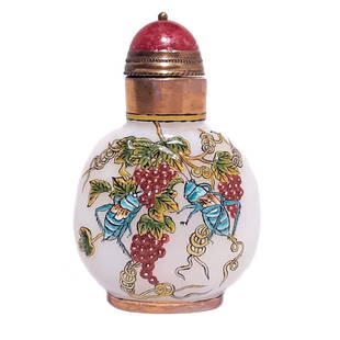 FINE ANTIQUE CHINESE MILK GLASS ENAMELED SNUFF BOTTLE GRAPES FLORAL19TH: THE CHINESE RARE MINIATURE SNUFF BOTTLE IS ENAMELED ON GLASS. FINELY ENAMELED ON MILK GLASS, WITH GILDED EDGES AND RIM. SOME WEAR TO THE GILDING DUE TO AGE. GRAPES AND FLORAL PATTERNS. SIGNED. THE