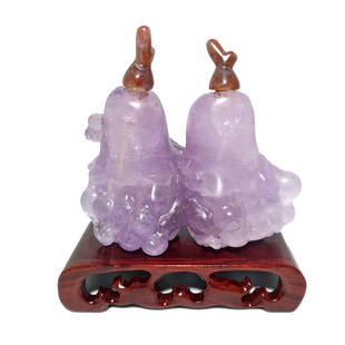 ANTIQUE CHINESE CARVED AMETHYST DOUBLE SNUFF BOTTLE 18-19TH C: THE RARE AND IMPRESSIVE AMETHYST QUARTZ DOUBLE SNUFF BOTTLE IS SO SMOOTHLY AND INTRICATELY CARVED IN THE FORM OF TWIN CABBAGES. THE TWIN BOTTLE IS VERY WELL HOLLOWED AND IT HAS THE ORIGINAL STOPPERS