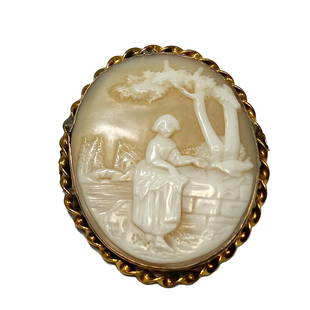 RARE ANTIQUE VICTORIAN SHELL CAMEO MAIDEN FEEDING BIRDS FIGURAL: THE STUNNING ANTIQUE SHELL CAMEO IS FINELY CARVED OUT OF SHELL. IT IS VICTIRIAN AND THE C CLASP HAS BEEN REPLACED LATER.THE SUBJECT MATTER OF A MAIDEN FEEDING A BIRD IS RARE.THE CAMEO IS 1.9" BY 1.5.G