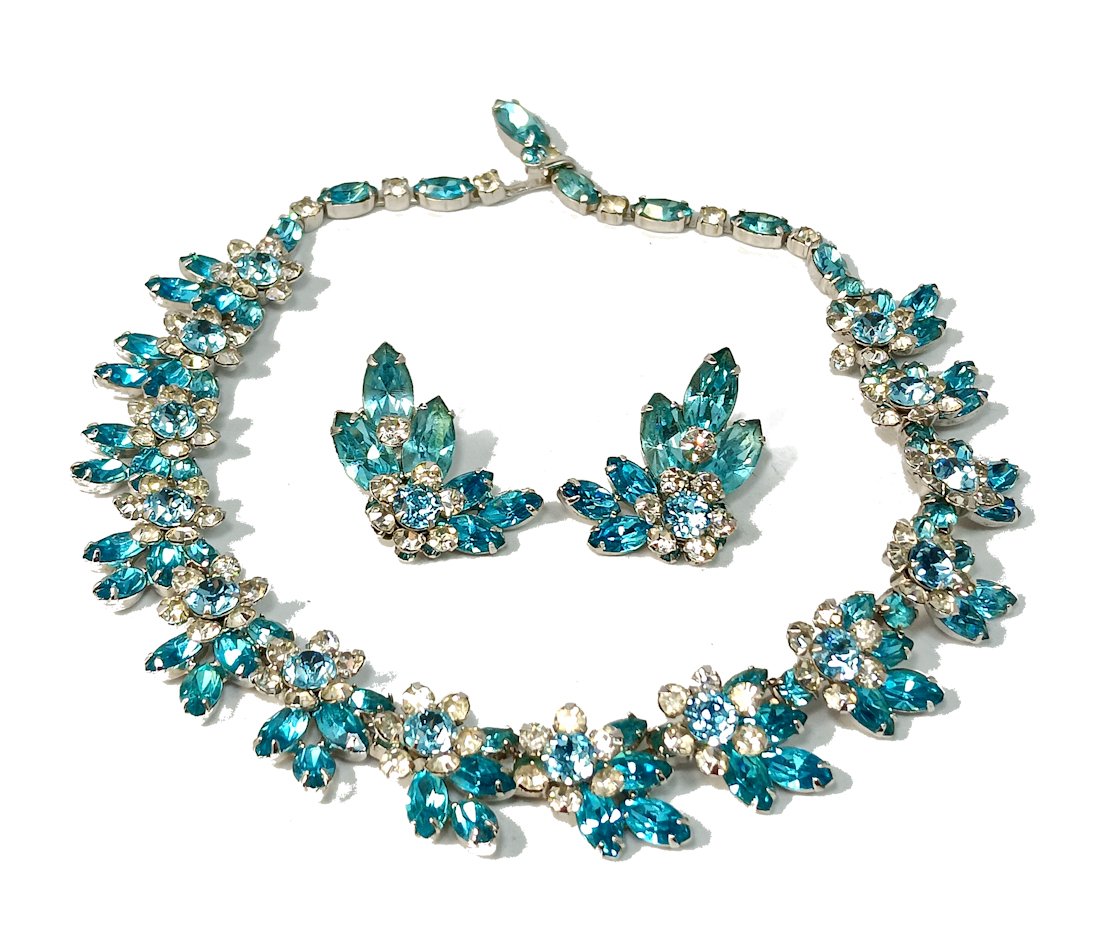 A FABULOUS VINTAGE DESIGNER KRAMER NECKLACE AND EARRINGS (1 of 5)