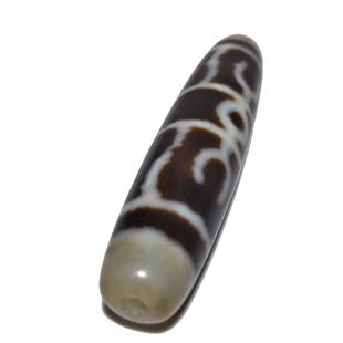 A FINE RARE SINO-TIBETAN AGATE DZI BEAD VARJA BUDDHIST 60MM: THE EXCELLENT RARE AGATE DZI BEAD FEATURES A SACRED BUDDHIST VARJA PATTERN. IT IS 60MM LONG AND FEATURES PATINA FROM AGE. PROVENANCE: PRIVATE FLORIDA COLLECTOR. WE PROVIDE IN-HOUSE SHIPPING FOR A