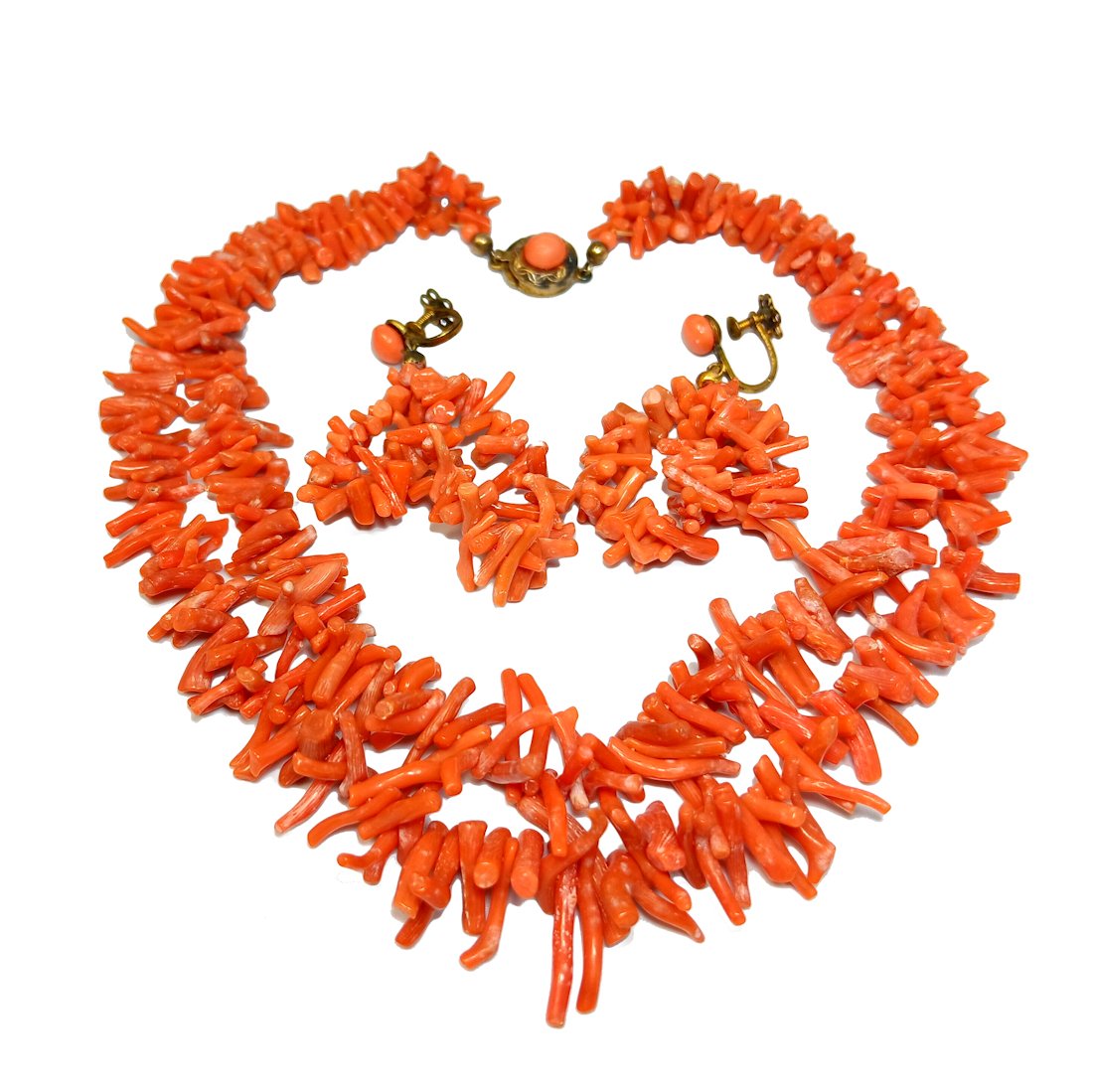 VINTAGE ITALIAN CORAL NECKLACE AND EARRINGS SET: THIS NECKLACE IS FOR A SMALL NECK, AS IT IS 12.5" LONG. THE CLASP IS MARKED 835. THE CORAL IS NATURAL ITALIAN CORAL CIRCA THE 1930S.