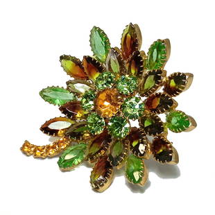 A BEUTIFUL MID CENTURY VINTAGE PRONG SET BROOCH: THE VINTAGE BROOCH IS 3" BY 2.5". IT IS IN EXCELLENT VINTAGE CONDITION. WE PROVIDE IN-HOUSE SHIPPING.