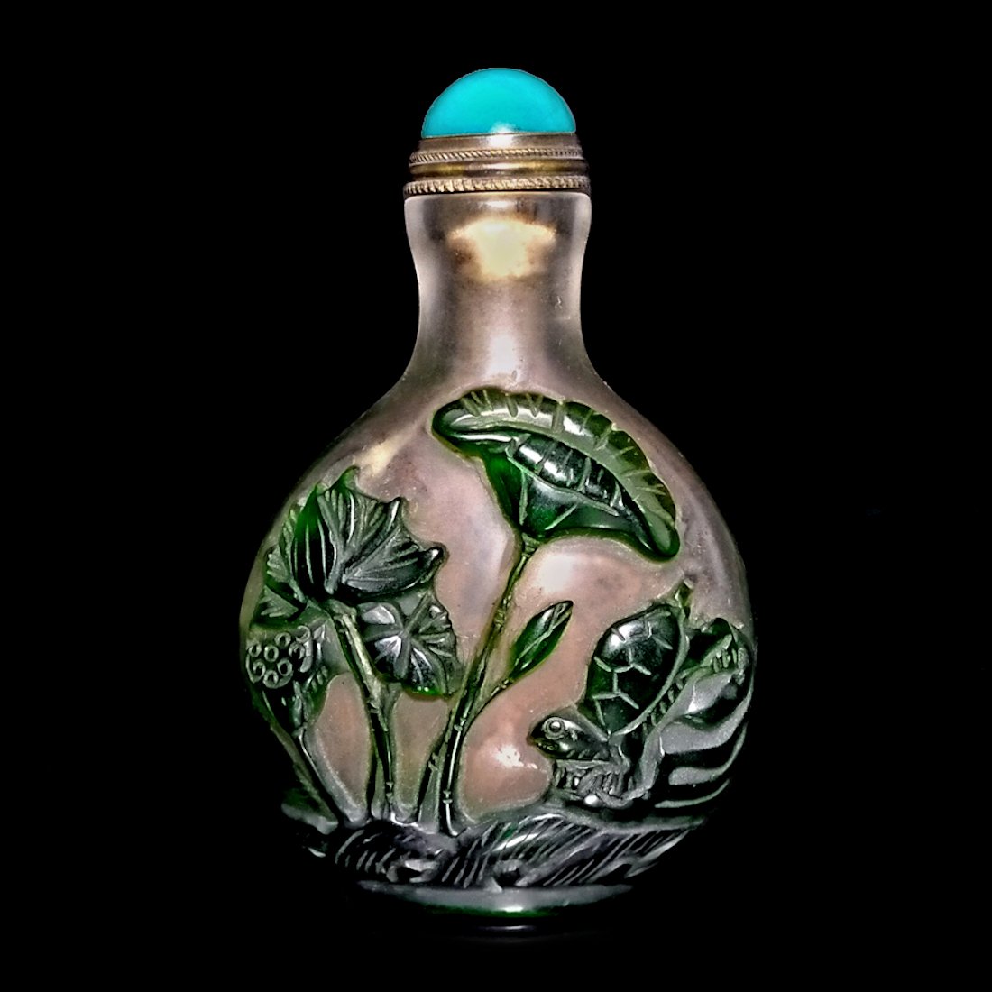 BEAUTIFUL CHINESE CARVED PEKING GLASS SNUFF BOTTLE TURTLE LOTUS (1 of 8)