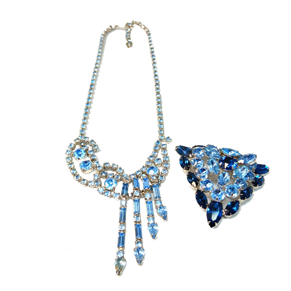 A  VINTAGE  DESIGNER KRAMER RHINESTONE NECKLACE BROOCH (1 of 3)