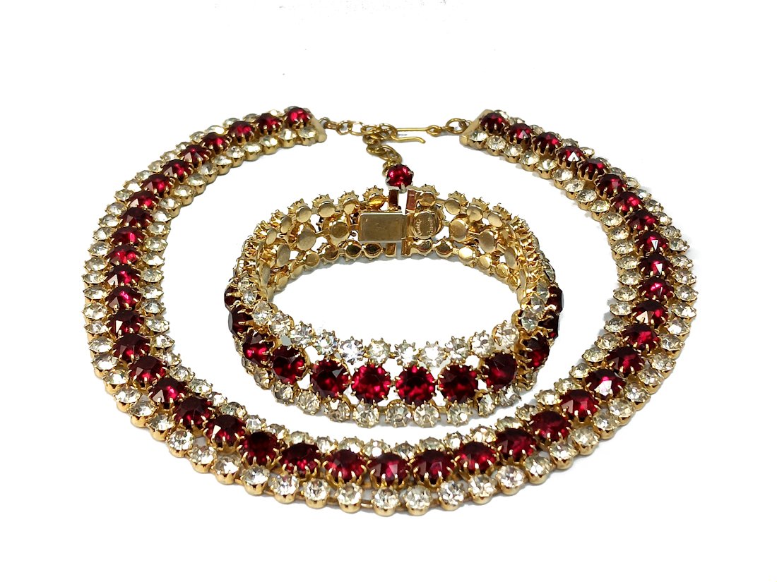 A FABULOUS MID-CENTURY RHINESTONE PARURE HATTIE CARNEGIE RUBY (1 of 5)