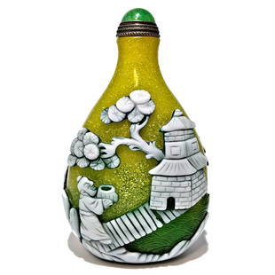 FINE CHINESE PEKING GLASS SNUFF BOTTLE 3 COLORS LANDSCAPE PEOPLE: THE BEAUTIFULLY CHINESE CARVED SNUFF BOTTLE DONE IN THREE LAYERS OF COLOR, WITH THE FIRST LAYER BEIGN BUBBLE INFUSED YELLOW. THE BOTTLE IS CARVED WITH A CONTINUOUS LANDSCAPE AND PEOPLE SCENE ALL