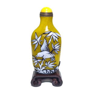 SUPERB CHINESE YELLOW PEKING GLASS SNUFF BOTTLE BIRDS BUTTERFLY QIANLONG: THE SUPERB CHINESE SNUFF BOTTLE IT IS CARVED IN THREE LAYERS OF COLOR. THE BOTTLE DEPICTS BIRDS, FLOWER TREES, BUTTERFLY, ROCKS AND BEARS THE QIANLONG SEAL. THE FOOT AND MOUTH ARE VERY WELL DEFINED.