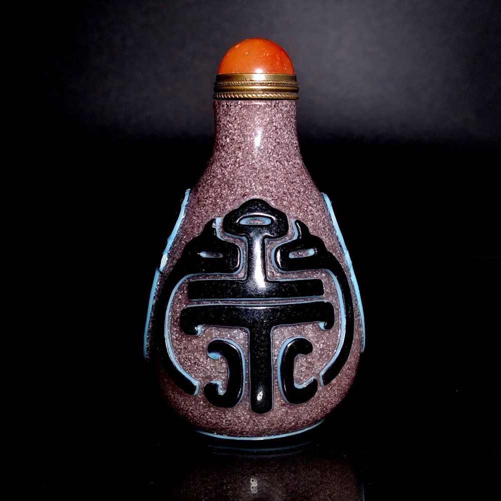 BEAUTIFUL CHINESE PEKING GLASS SNUFF BOTTLE QIANLONG SEAL (1 of 8)