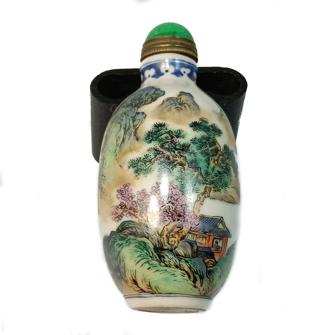A FINE CHINESE PORCELAIN SIGNED SNUFF BOTTLE FAMILLE ROSE (1 of 8)
