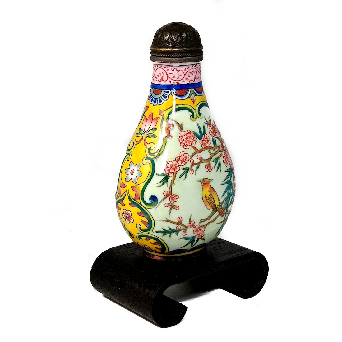 A FINE CHINESE  SNUFF BOTTLE ENAMEL ON COPPER (1 of 8)