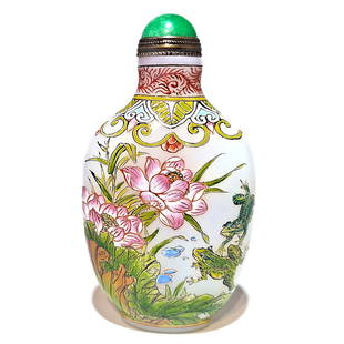 FINE CHINESE ENAMEL ON GLASS SNUFF BOTTLE DRAGONFLY FROGS LOTUS QIANLONG MARK: THE FINE ENAMEL CHINESE SNUFF BOTTLE FEATURES A DRAGON FLY, FROGS AND. IT BEARS A CARVED QIANLONG MARK. 3 INCHES TALL. STANDS ARE FOR DISPLAY ONLY, NOT INCLUDED UNLESS OTHERWISE STATED. PROPERTY OF A